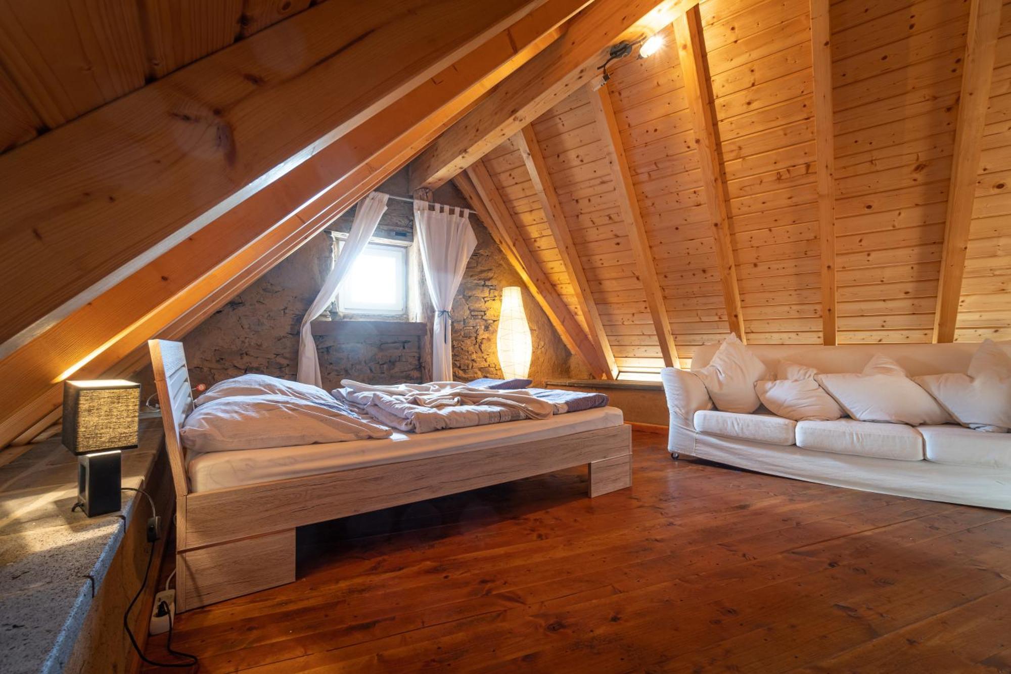 Historisches Ferienhaus "Zur Linde" Hausten Екстериор снимка