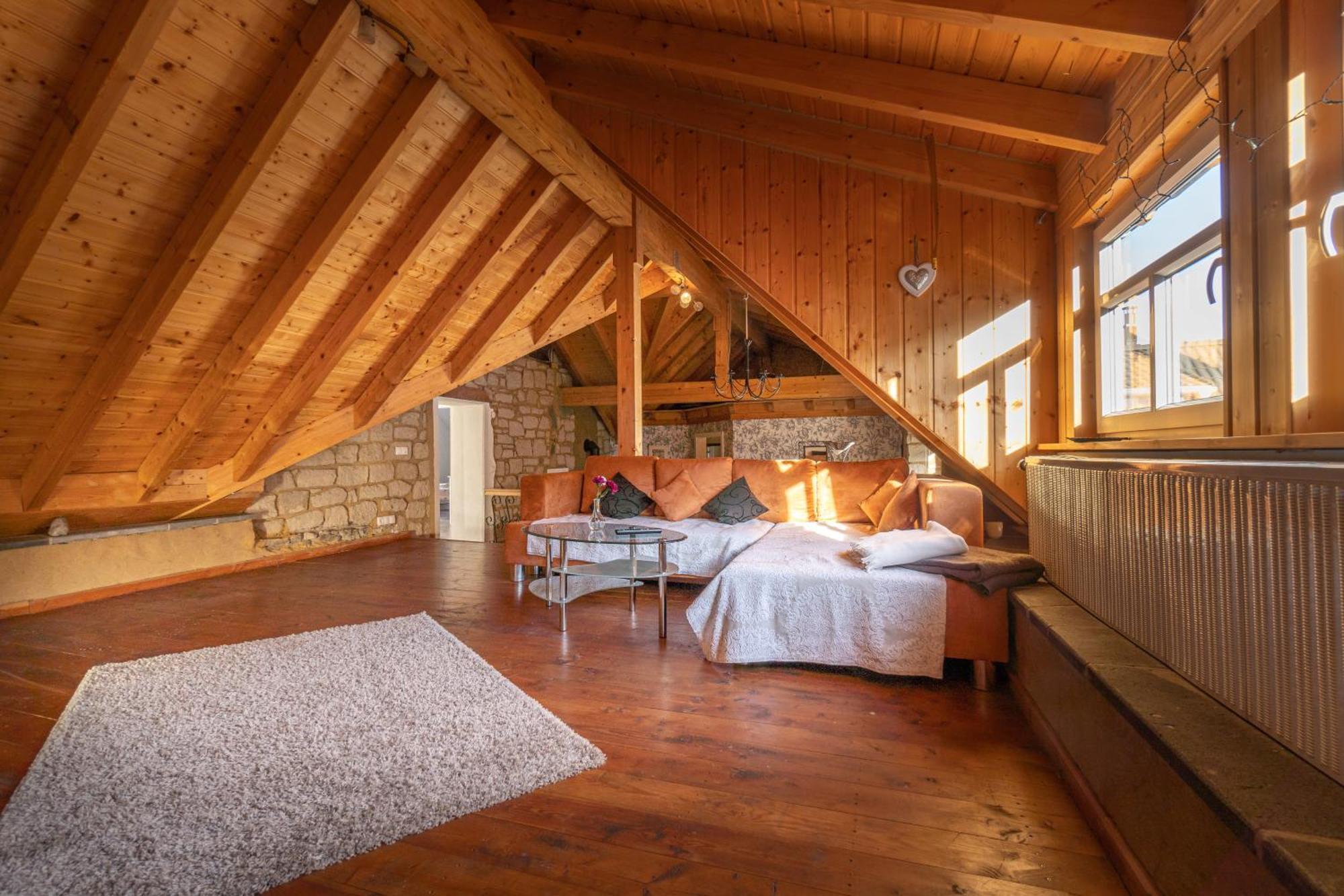 Historisches Ferienhaus "Zur Linde" Hausten Екстериор снимка